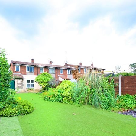 Gorgeous Manchester Home With Garden & Parking Exterior photo